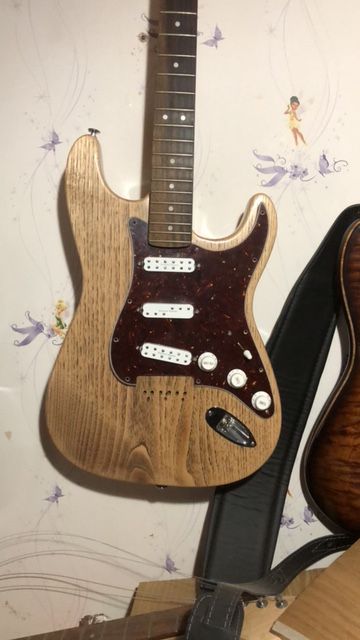 Modelo guitarra ST 13